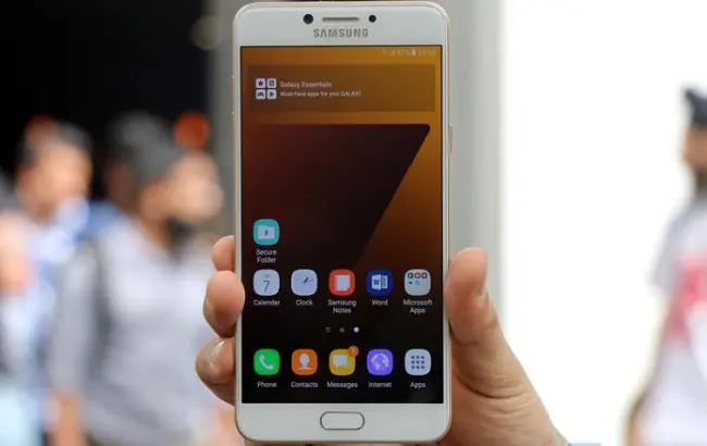 بررسی گلکسی C7 Pro بررسی گلکسی C7 Pro